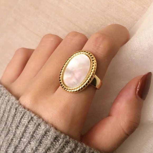 *925 Sterling Silver Oval Shell Adjustable Ring - Picture 2 of 12